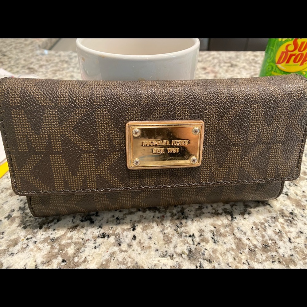 Michael Kors Jets Set Checkbook Wallet